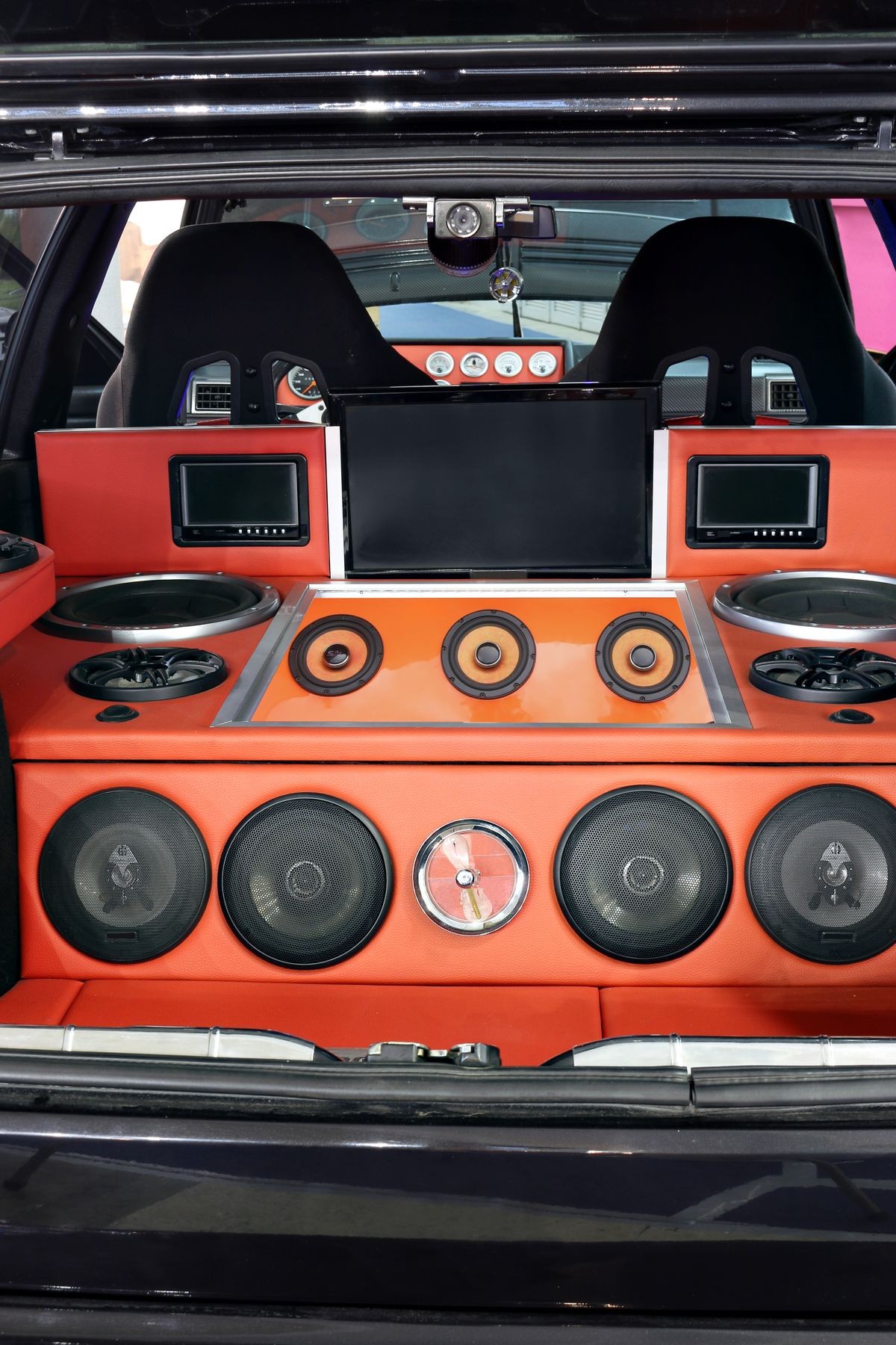 custom car powerful audio system 